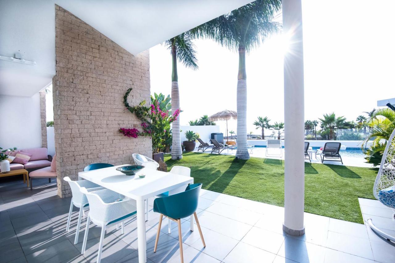 Villa Caleta Golf Адехе Екстериор снимка