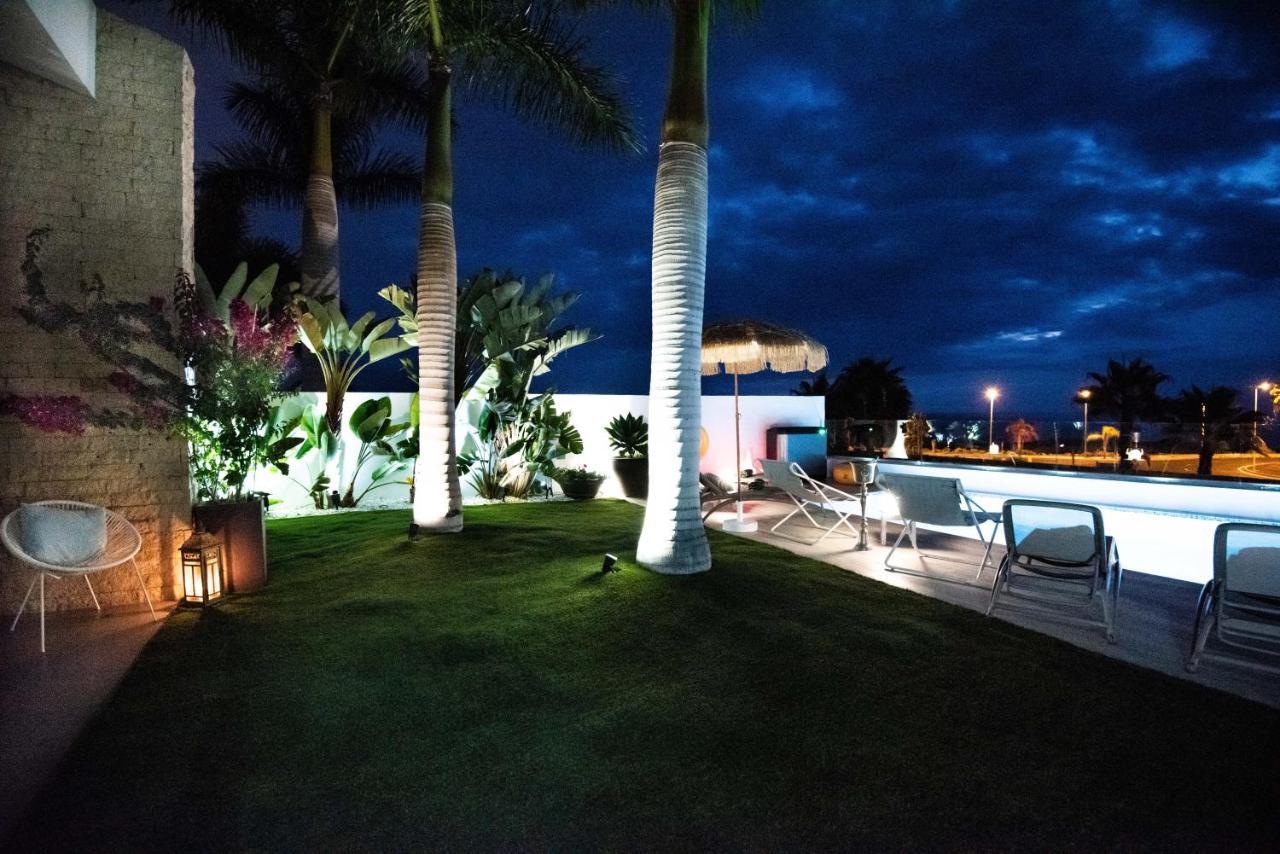 Villa Caleta Golf Адехе Екстериор снимка