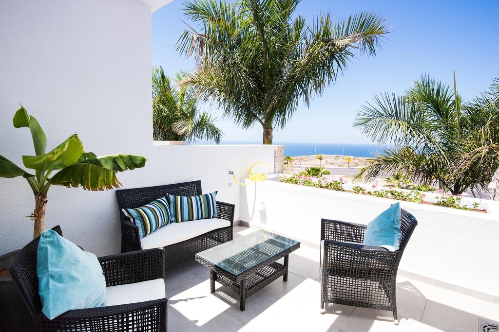 Villa Caleta Golf Адехе Екстериор снимка