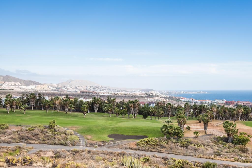 Villa Caleta Golf Адехе Екстериор снимка