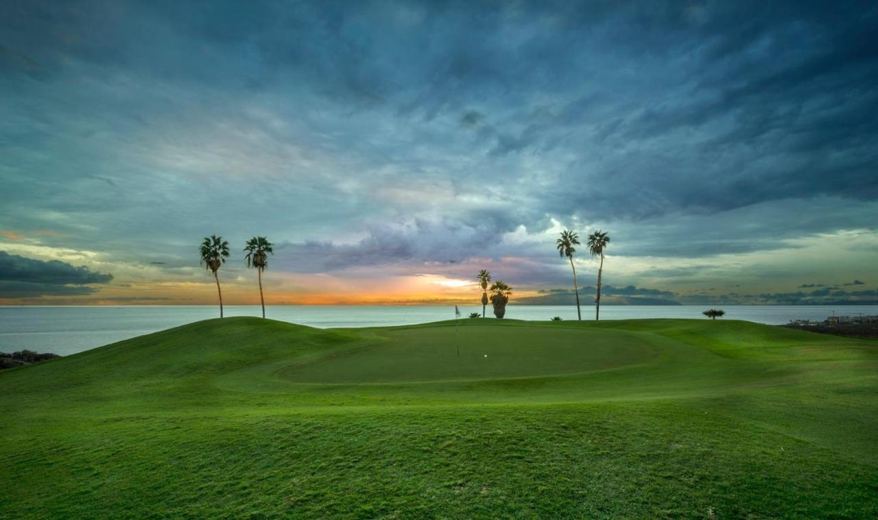 Villa Caleta Golf Адехе Екстериор снимка