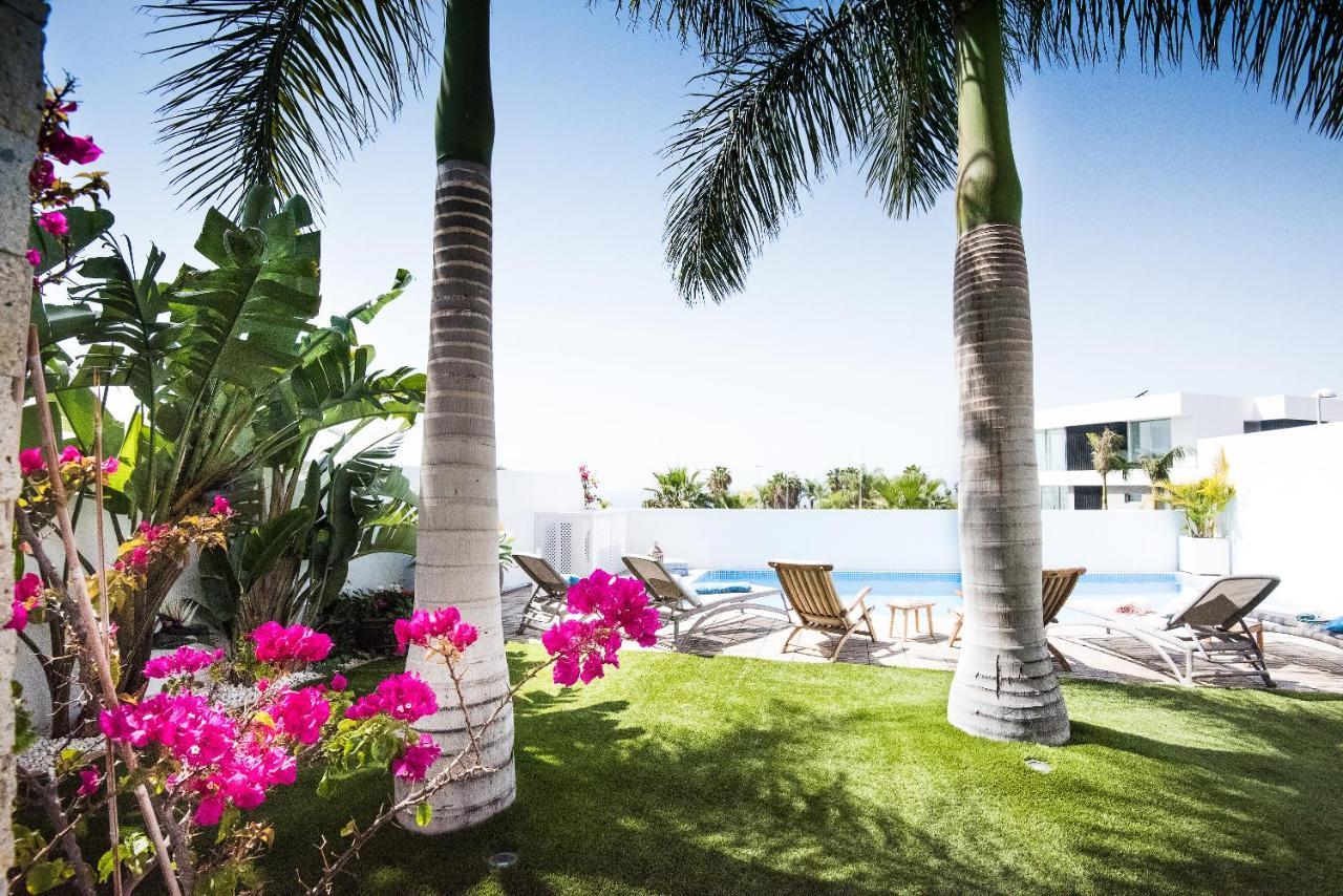 Villa Caleta Golf Адехе Екстериор снимка